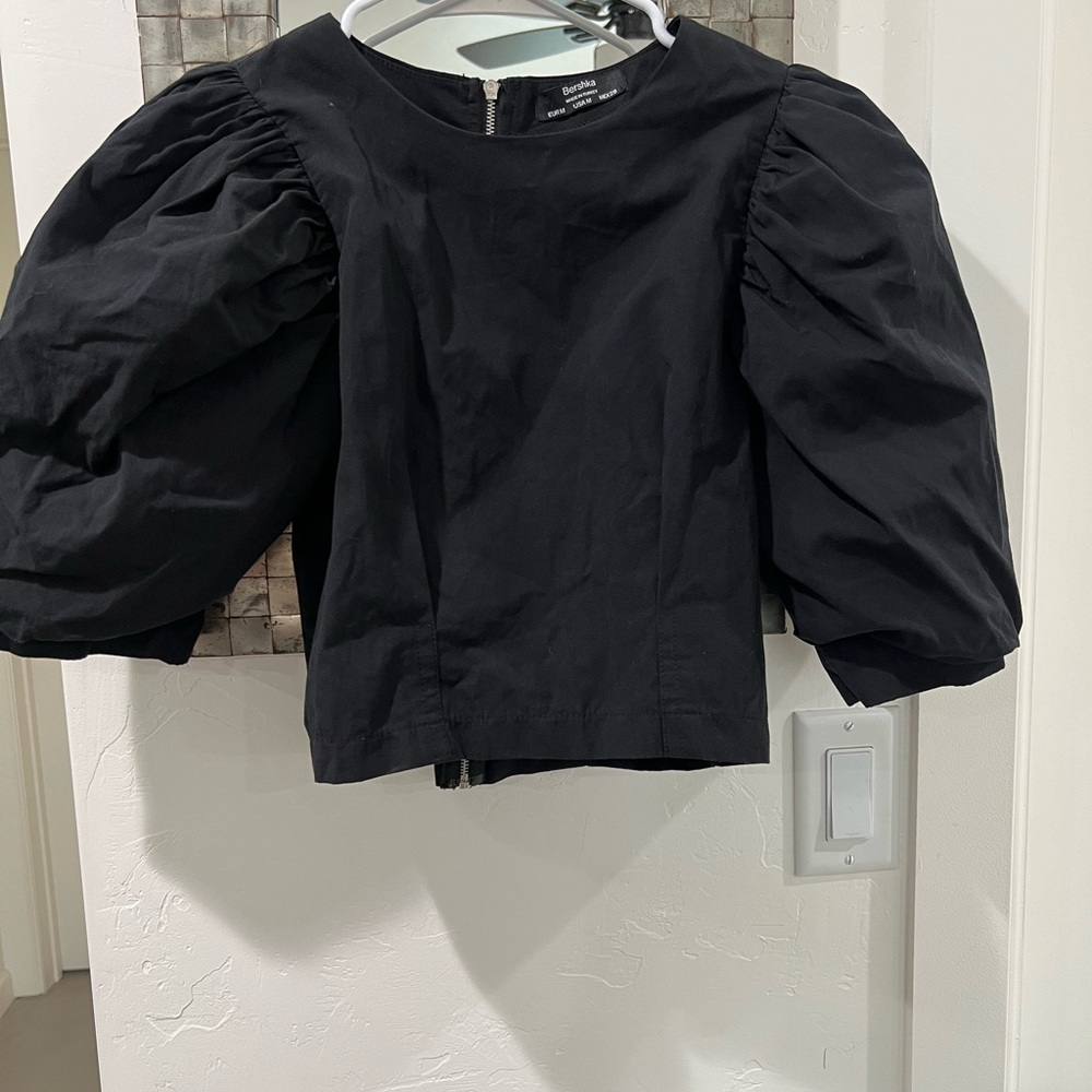 Bershka Black Blouse Conditions: Very good